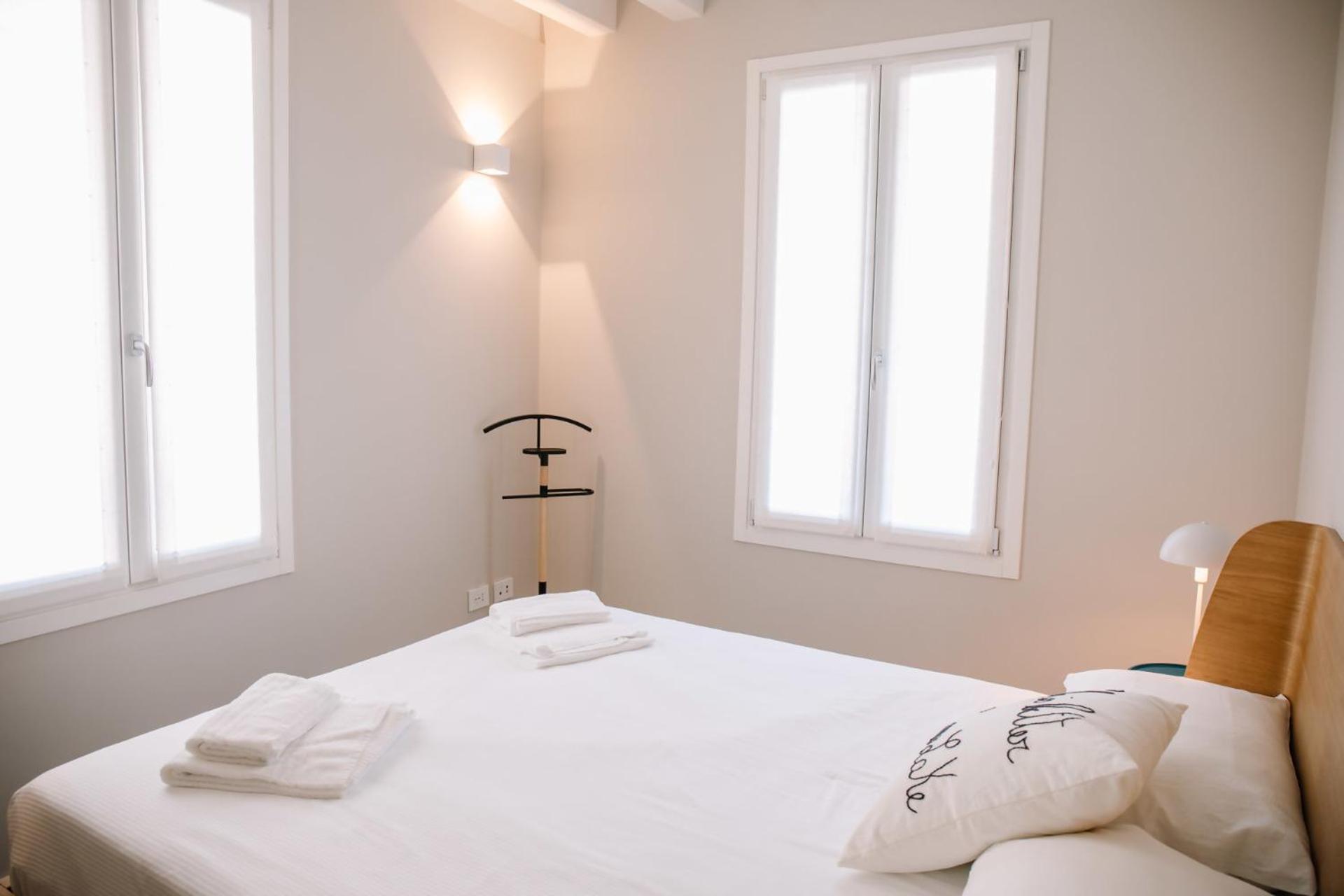 Elegant Beige Apartment - 5 Minutes From The Lake 科莫 外观 照片