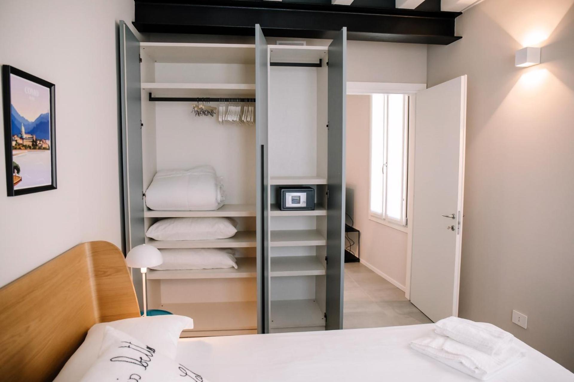 Elegant Beige Apartment - 5 Minutes From The Lake 科莫 外观 照片