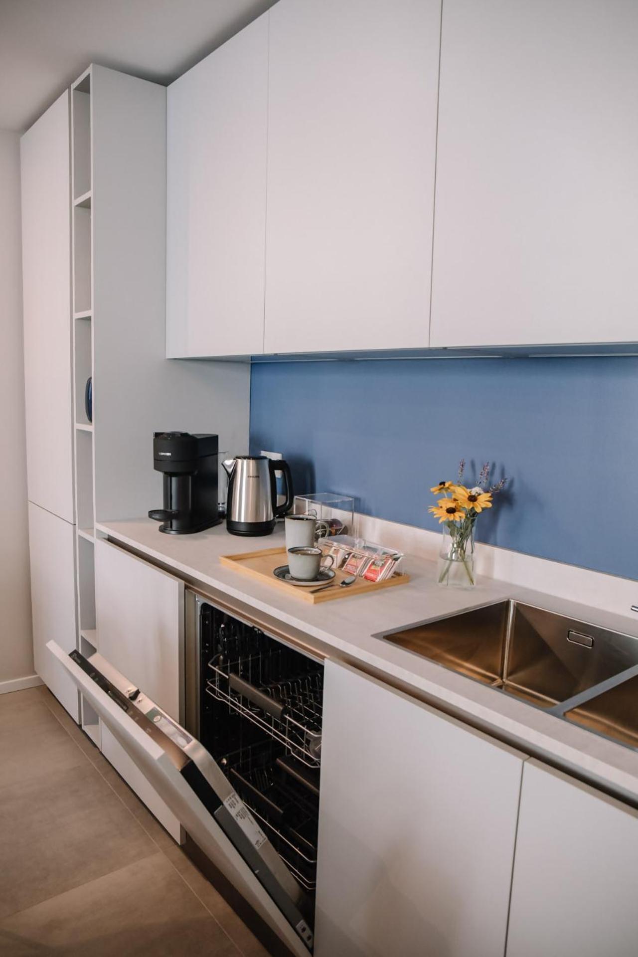 Elegant Beige Apartment - 5 Minutes From The Lake 科莫 外观 照片
