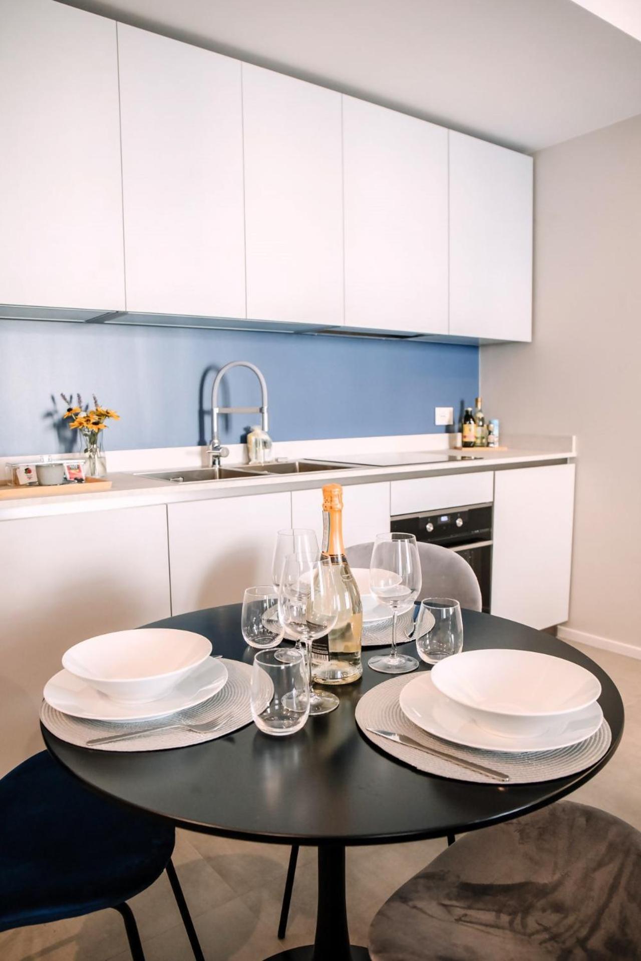 Elegant Beige Apartment - 5 Minutes From The Lake 科莫 外观 照片